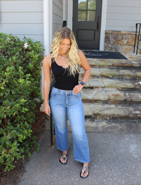 Signature Straight Jean